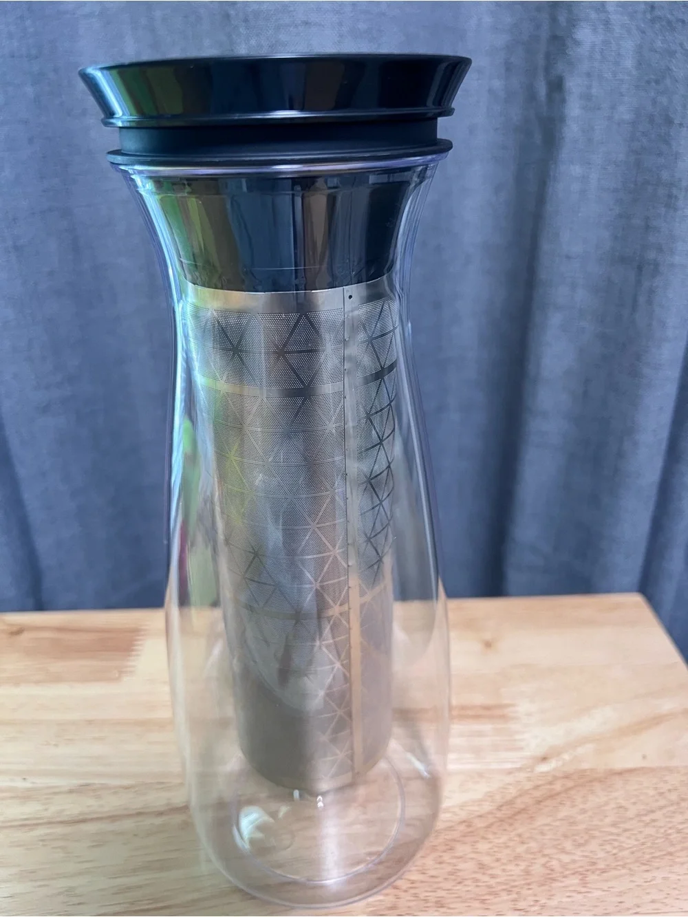 Tupperware Cold Brew Infuser Carafe with Geometric Stainless Steel Filter